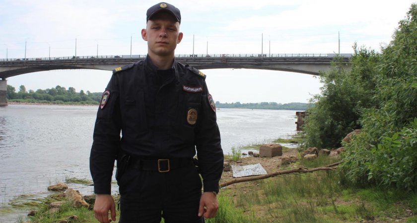 "Счет времени шел на секунды": кировский полицейский бросился на помощь двум утопающим
