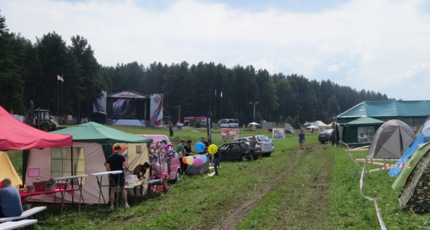 В Кирове инспекторы ДПС начали встречать гостей фестиваля "Гринландия"