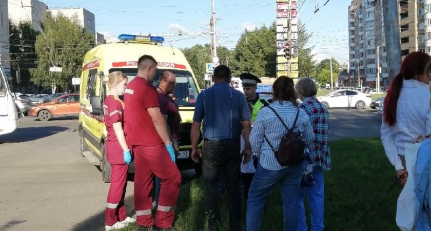 В Кирове водитель "Лады" сбил ребенка на самокате