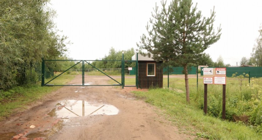 В пригороде Кирова жителям преградили выход к реке Вятке