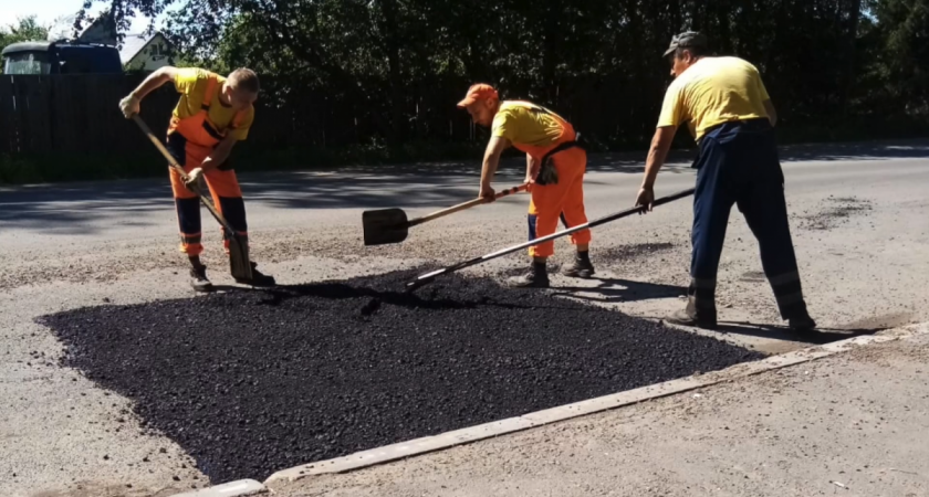 В Кирове после жалоб горожан начался ямочный ремонт самых "убитых" улиц