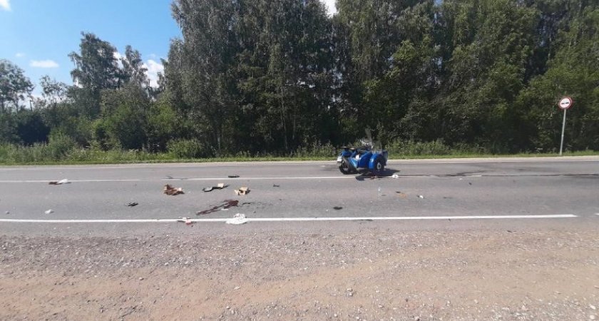 "Мотоцикл разлетелся на куски": в Кировской области в ДТП серьезно пострадали три человека