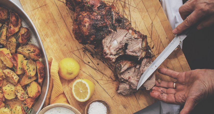 По кировским магазинам распространили 6 тонн подозрительного мяса