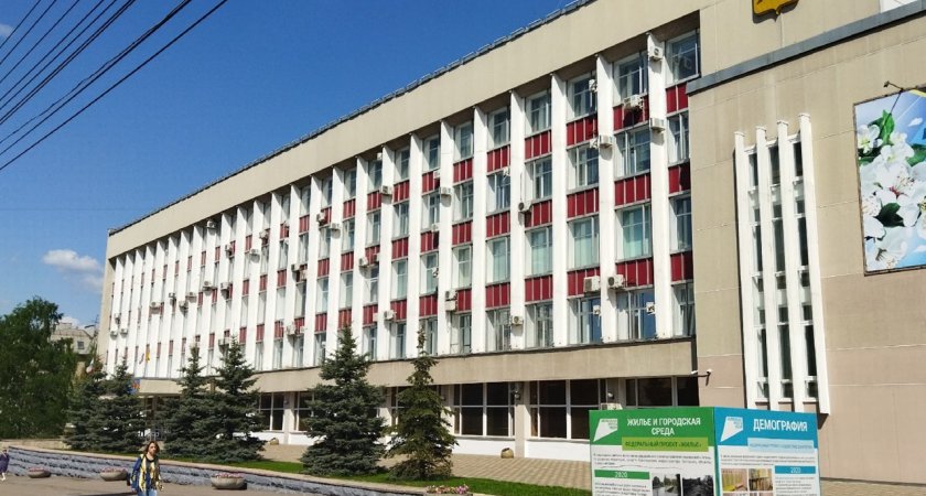 Пять миллионов рублей выделили на уборку у зданий администрации Кирова