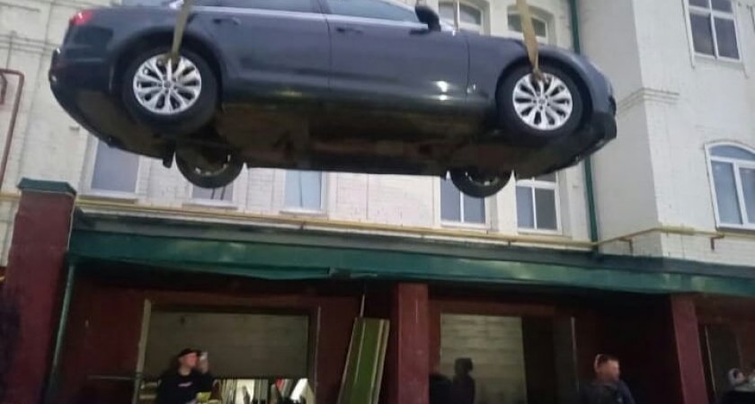 Кировчанка переехала судебного пристава, чтобы не лишиться машины