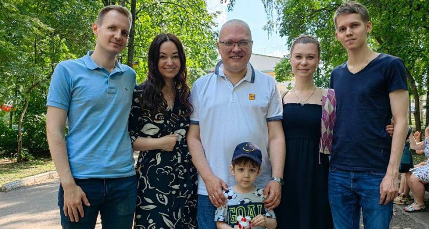Врио губернатора Кировской области показал свою семью