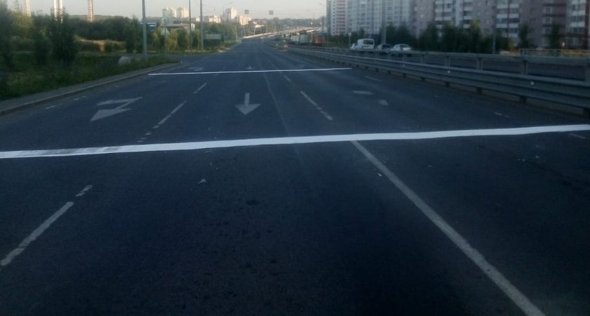 На кировские дороги продолжают наносить шумовые полосы