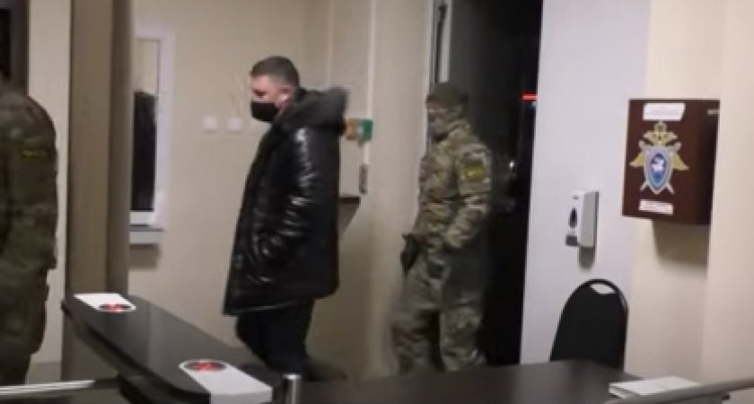 В Кировской области экс-полицейский пойман на взятках и вымогательстве денег