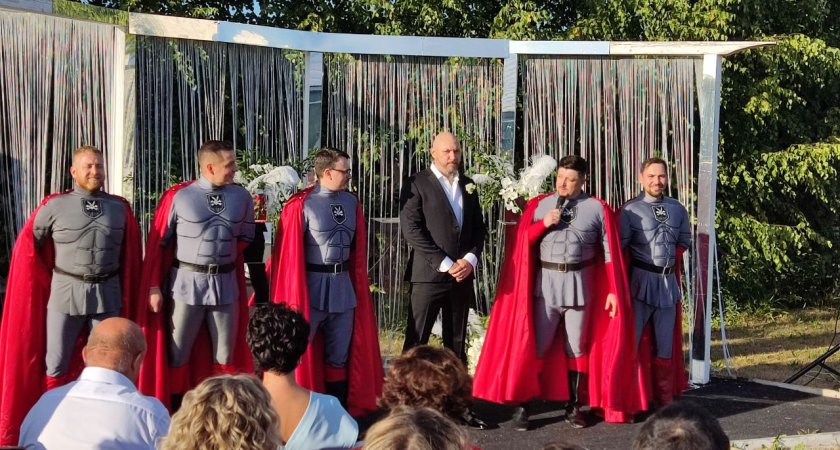 Нагиев и Галустян поздравили главного кавээнщика Кирова со свадьбой