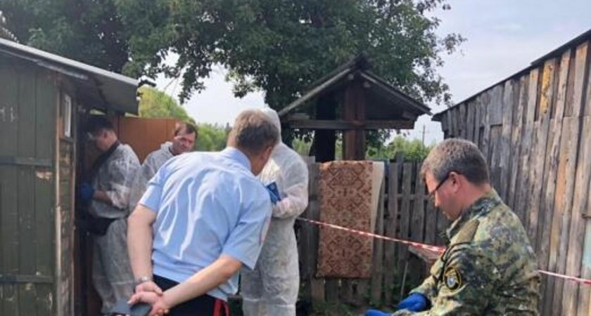 В Кировской области хозяин дома изрубил гостя топором