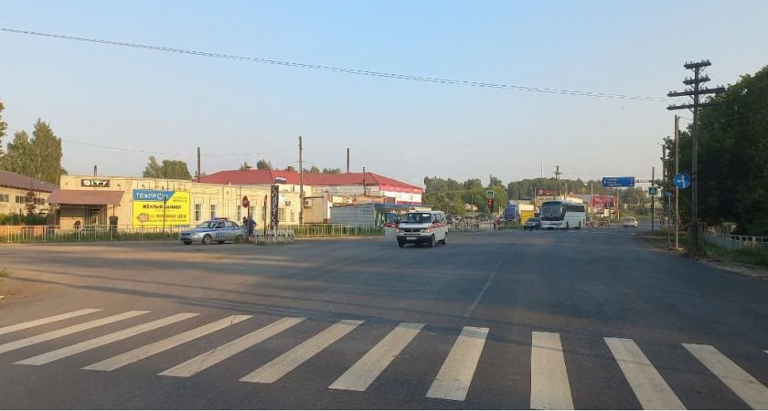 Автобус с пассажирами на маршруте "Киров-Волгоград" попал в аварию 