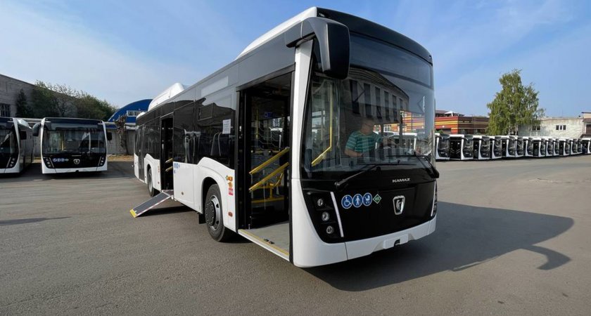 В Кировскую область доставили полсотни новых автобусов 
