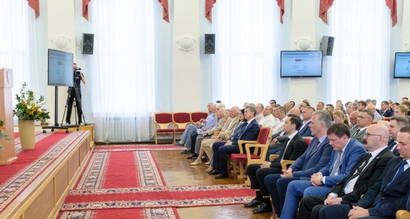 Депутаты прокомментировали обращение Александра Соколова