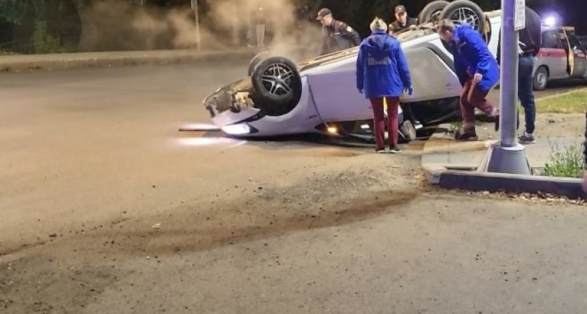 В Кирове перевернулась Lada Granta