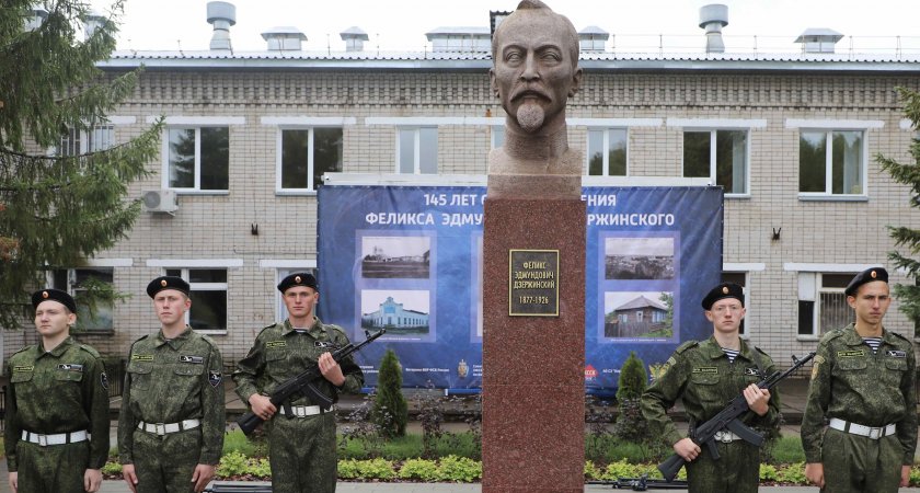 В Кировской области состоялось торжественное открытие памятника Дзержинскому 