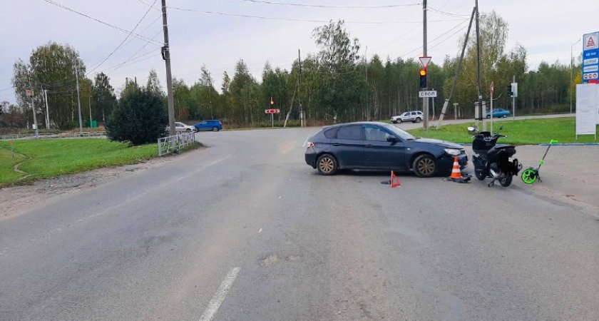 В Кирове водитель на Subaru влетел в подростка-мотоциклиста