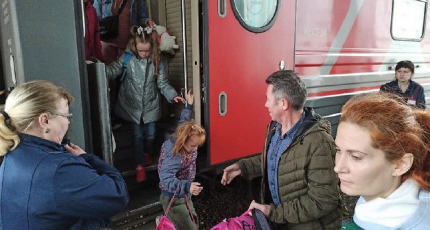 В Кировскую область приехали 39 детей-сирот из Донецка