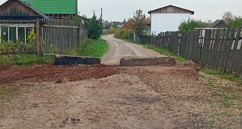 В Кирове перекрыли путь к садам на перекрестке улиц Мира и Веселой