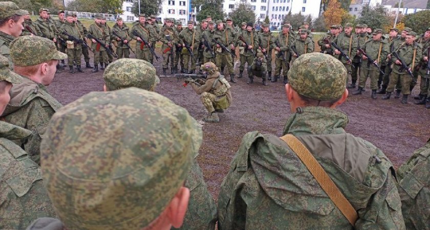 "Чтобы близкие увидели": опубликовали фото и видео с мобилизованными кировчанами в Вольске