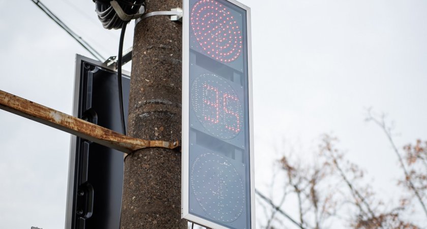 В Кирове после жалоб горожан заменили светофор