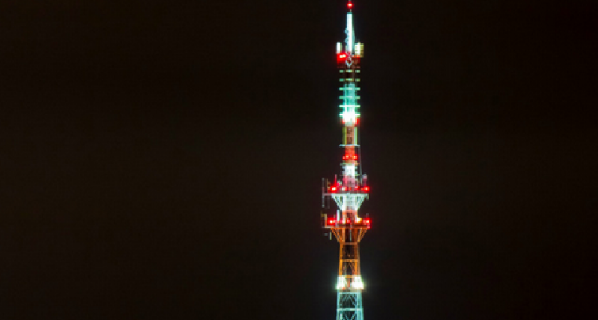 На телебашне в Кирове включат праздничную подсветку