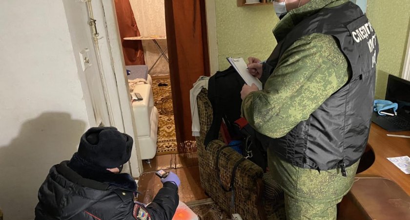 В Кировской области в квартире нашли окровавленное тело мужчины