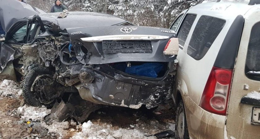 "Взыскали 200 тысяч на лечение пассажирки": в Кировской области столкнулись четыре авто 