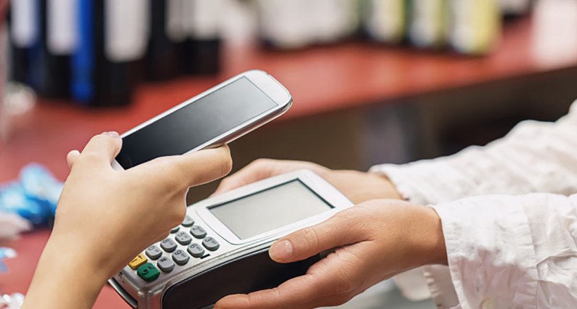 Не только по QR: кировчане снова могут оплачивать покупки одним касанием телефона