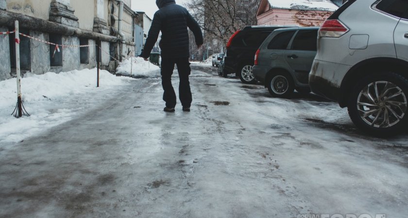 Первые жертвы: в минздраве рассказали, сколько кировчан пострадали от гололеда