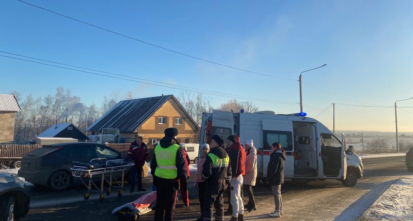В Кирове ребенок попал под колеса машины: потребовалась госпитализация