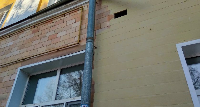"Чиновникам так проще": кировский архитектор о покраске исторического здания в желтый