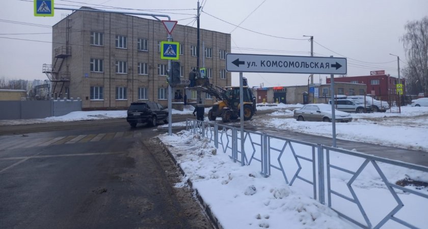 После жалоб кировчан на улице Сурикова перенастроят работу новых светофоров