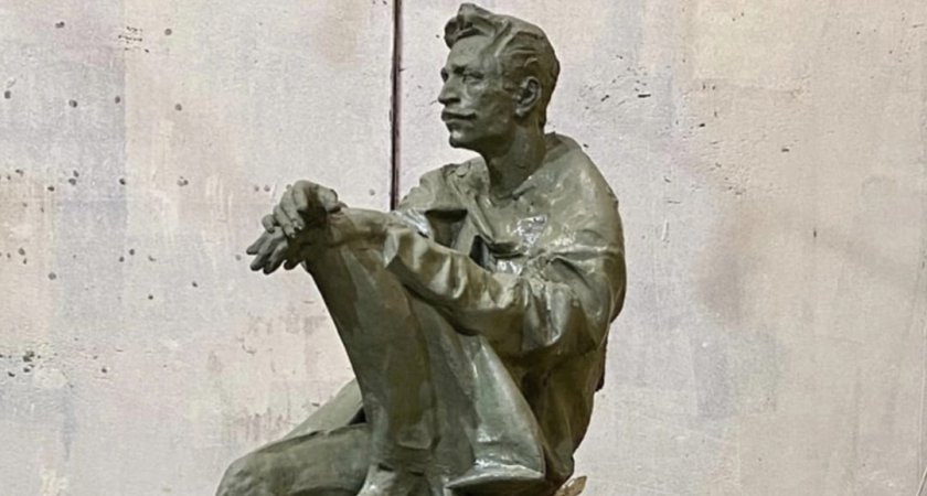 Памятник Грину в Слободском удостоен высокой награды