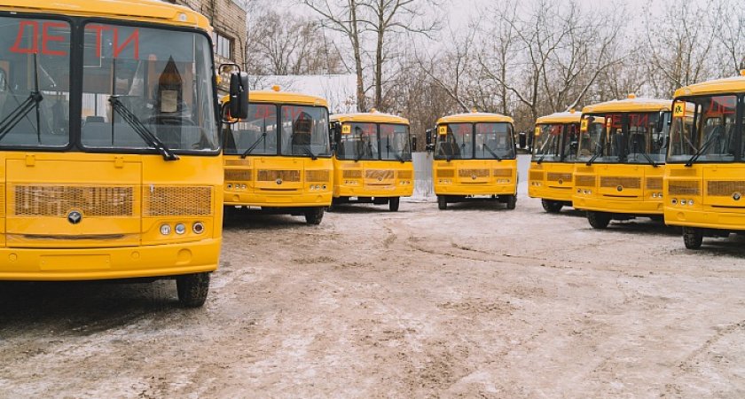 В Кировскую область доставят партию новых школьных автобусов и карет скорой помощи 