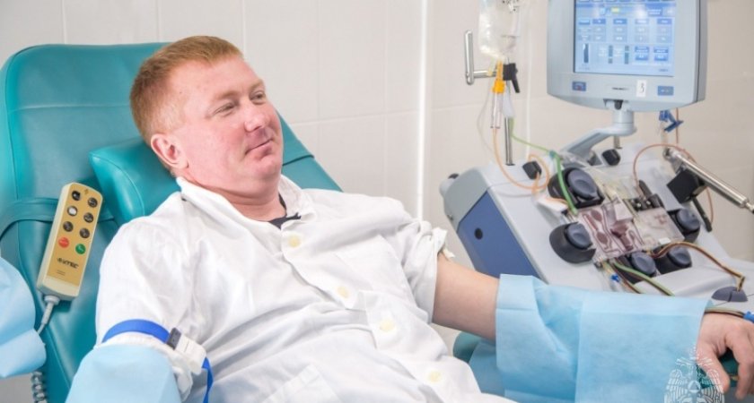 Сотрудник кировского МЧС спас пациента с диагнозом "рак крови", став его донором 