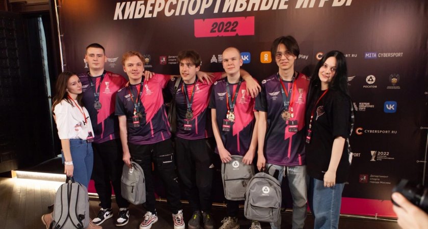 Студент из Кирова стал призером киберспортивных игр: команда дошла до финала турнира