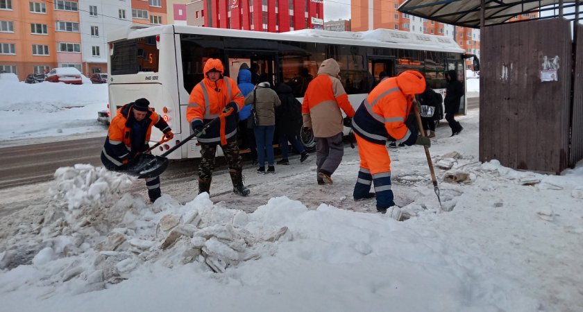 Подрядчикам даны сутки на ликвидацию последствий снегопадов в Кирове
