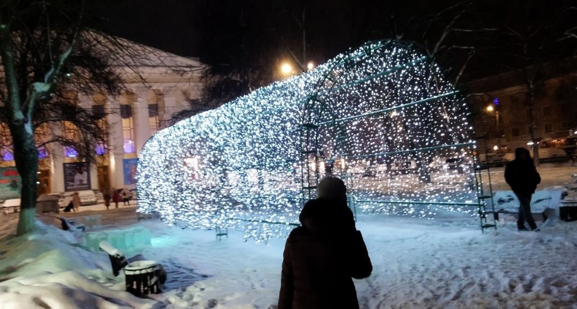 В Кирове создали городской комитет по подготовке к Новому 2023 году