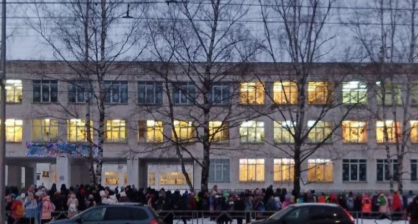 В Кирове эвакуировали детей из шестидесятой школы 
