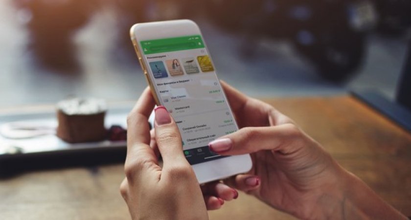 Сбер начал устанавливать "Сбербанк онлайн" на устройства Apple в своих отделениях