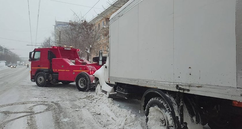 Известен график вывоза снега в Кирове на 28-29 декабря