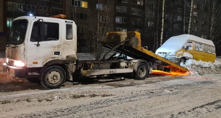 В предновогоднюю ночь в Кирове вывезут снег с 10 городских улиц 