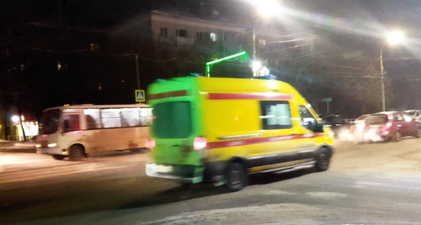 После сигнала "тревога" в кировское кафе приехали росгвардейцы и скорая