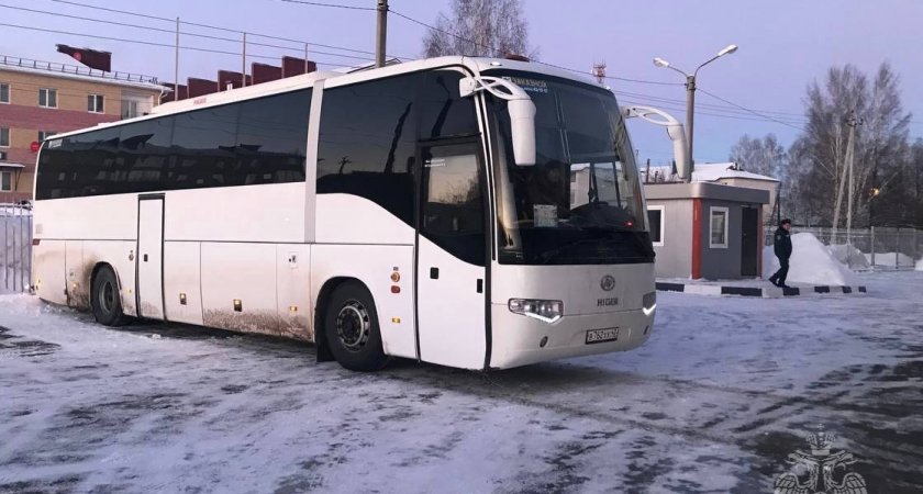Автобус с туристами из Кирова на 7 часов застрял в нижегородском селе из-за морозов