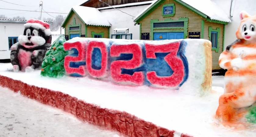 Созданные осужденными снежные фигуры украсили исправительные учреждения Кировской области