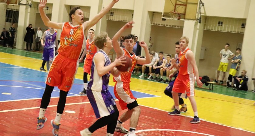 В Кировской области определились лидеры трех дивизионов Чемпионата ШБЛ "КЭС-БАСКЕТ"