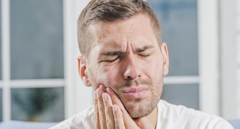 Проспорил зуб: как кировчанин лишился красивой улыбки