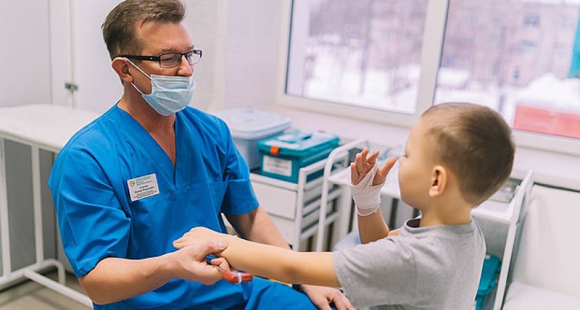 "Почти 6 лет, а все еще в подгузниках": кировчанка о редком недуге сына