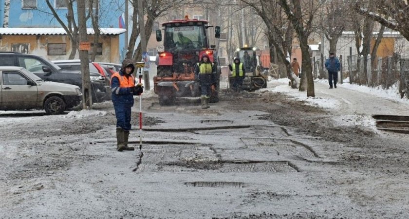 Кировские подрядчики отремонтируют ямы по всему городу