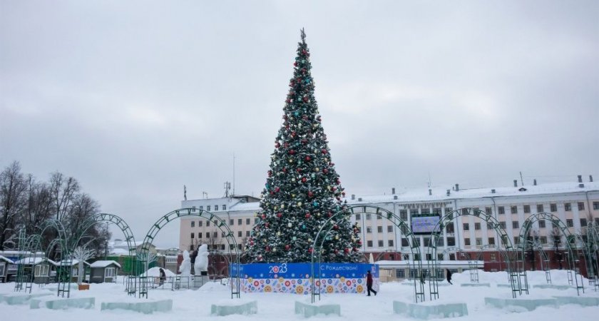 Новый год закончился: в Кирове убирают праздничное оформление 